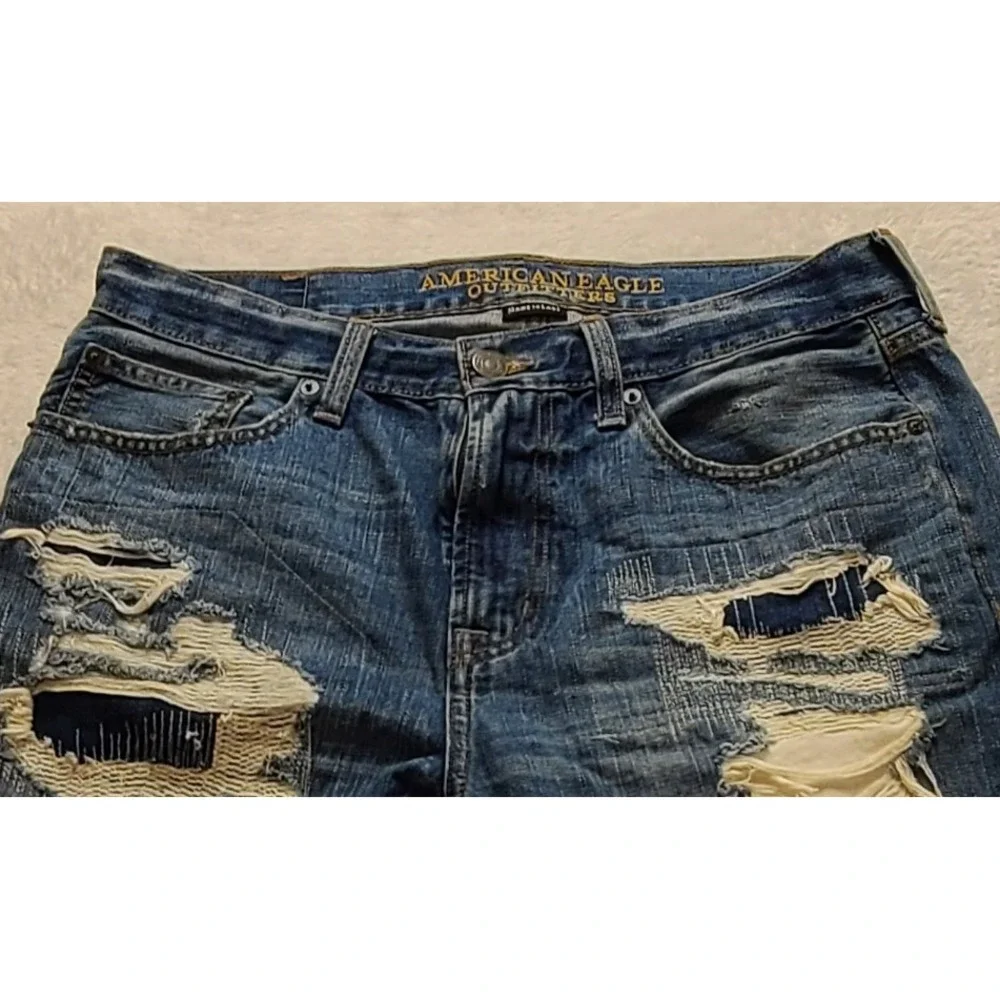 American Eagle Men's Distressed Denim Shorts Blue Ripped Repaired Raw Hem 33